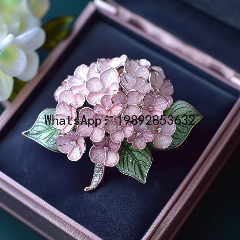 XZ original elegant hydrangea brooch, personalized fresh clothing accessories elegant temperament embellishment pin