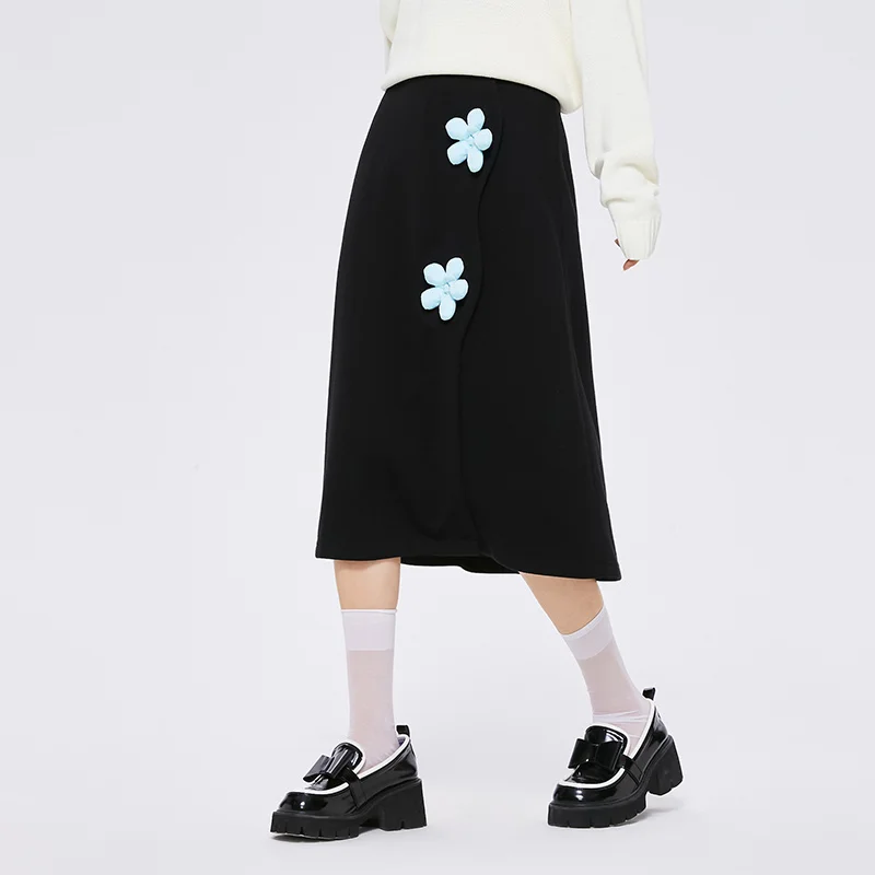 Semir 2023 Women Skirt Girlish Sweet Flower Mid-length Skirt Female Slit Black Knitted Skirt Skirt for Women