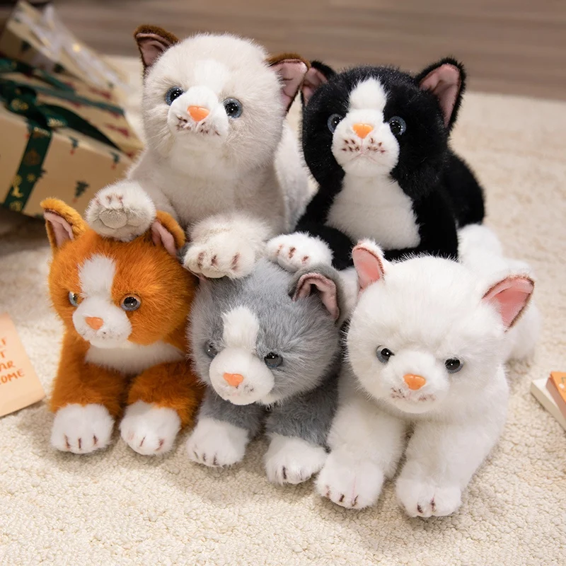 Adorable gatito realista de peluche, posición de tumbado realista, decoración Ideal para el hogar, regalo de cumpleaños
