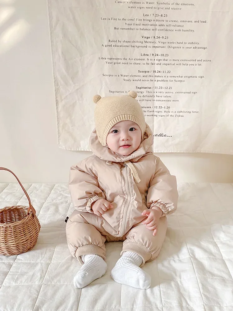 Autumn And Winter Baby Boys And Girls Padded Children\'s Hooded Windproof Jumpsuit Bag Farts Out Holding Clothes