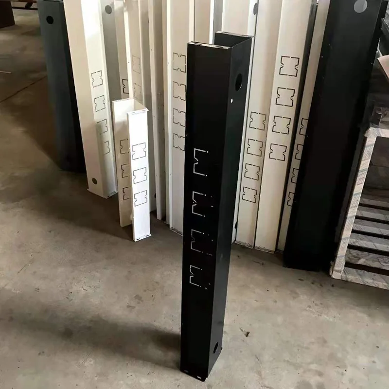 86 panel sockets can be installed in the cable slot box at the bottom of the desk.