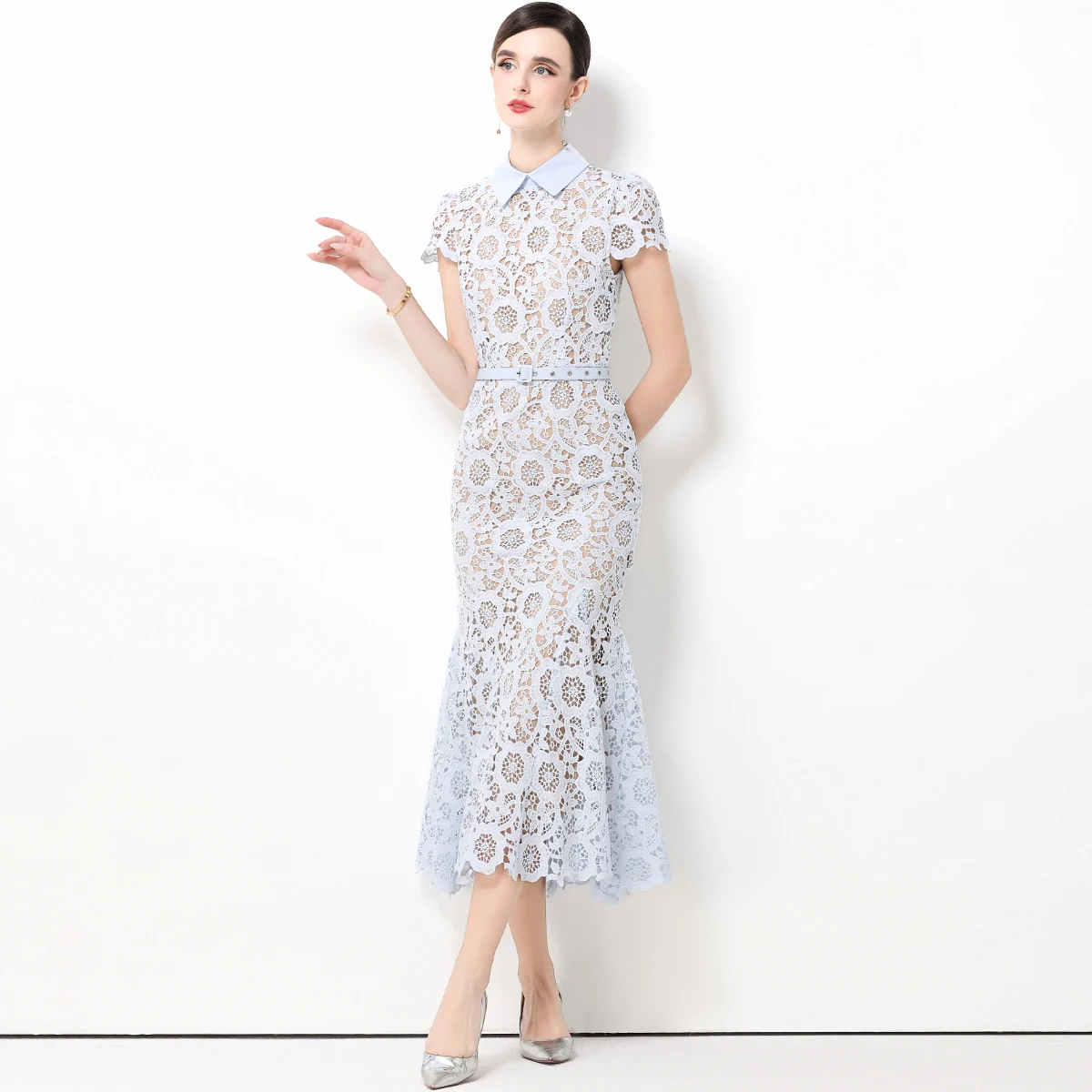 Abito estivo retrò solido ed elegante da donna, colletto rovesciato, abito a maniche corte, ritaglio a forma di fiore, gonna a sirena chic in pizzo