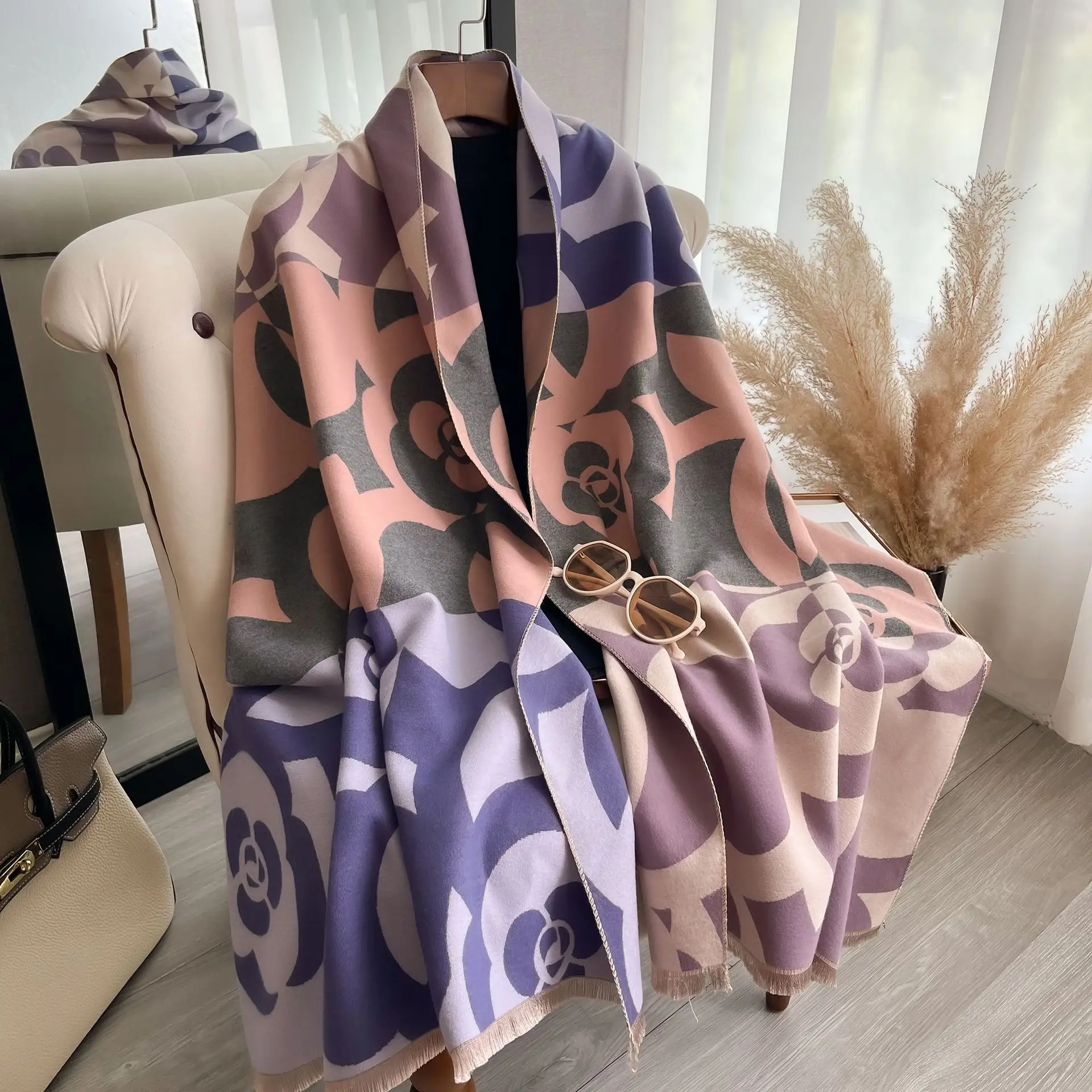 Luxury Brand Cashmere Women Floral Scarf Winter Warm Shawl and Wrap Bandana Pashmina Female Foulard Square Thick Blanket Poncho