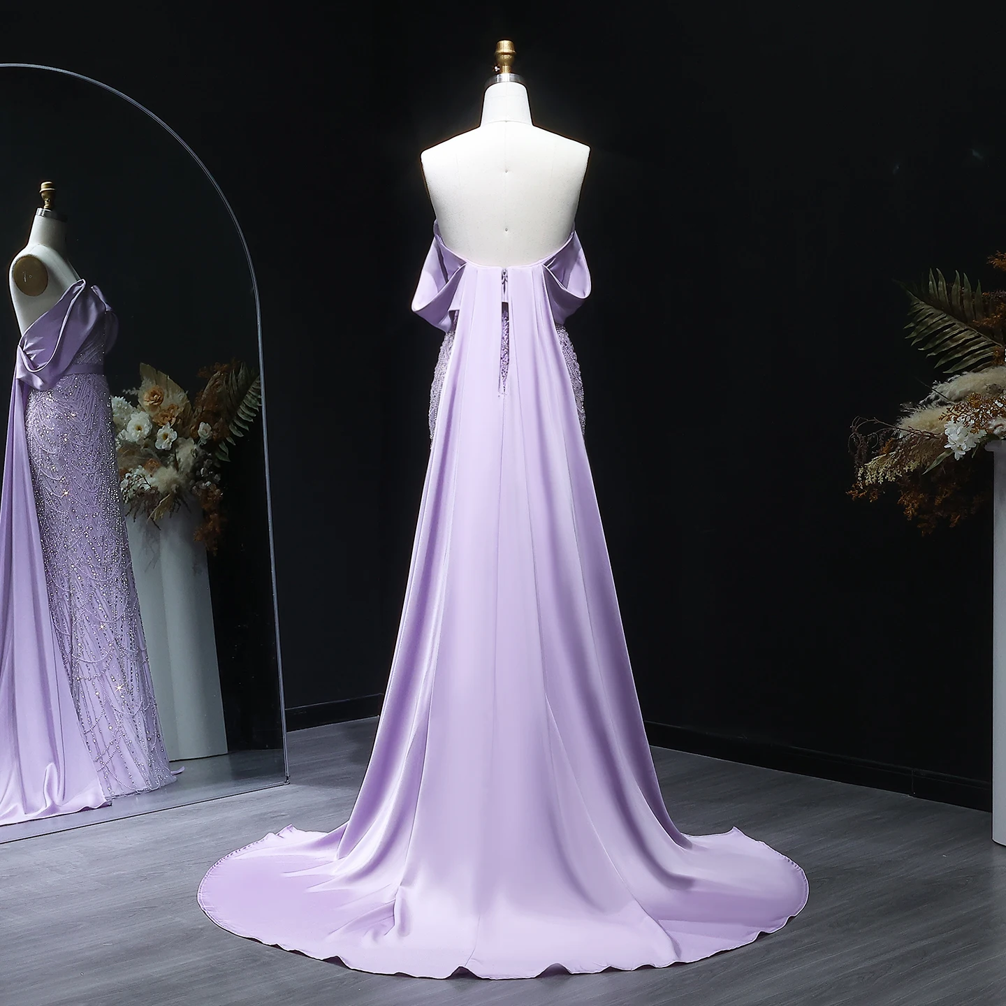 Sharon Said Luxuriöses Flieder-Meerjungfrauenkleid, schulterfrei, aus Satin, mit Pailletten und Perlen verziert, für formelle Anlässe und Partys, SS624, maßgeschneidert. – Detail 10
