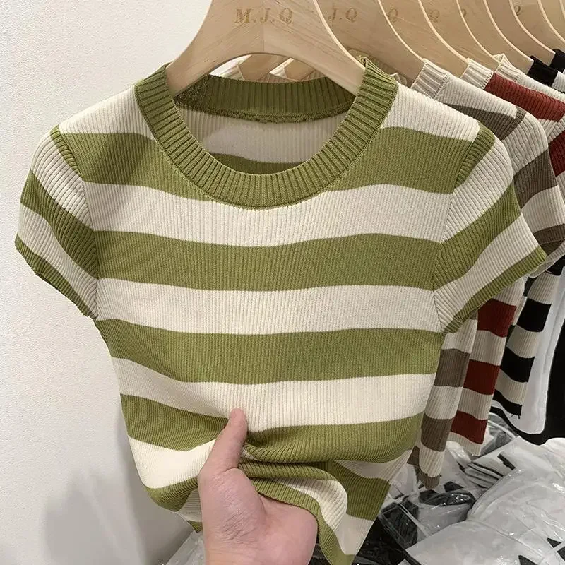 

Модная женская футболка в короткую полоску, новые летние корейские винтажные футболки, повседневные универсальные пуловеры с короткими рукавами, вязаные топы