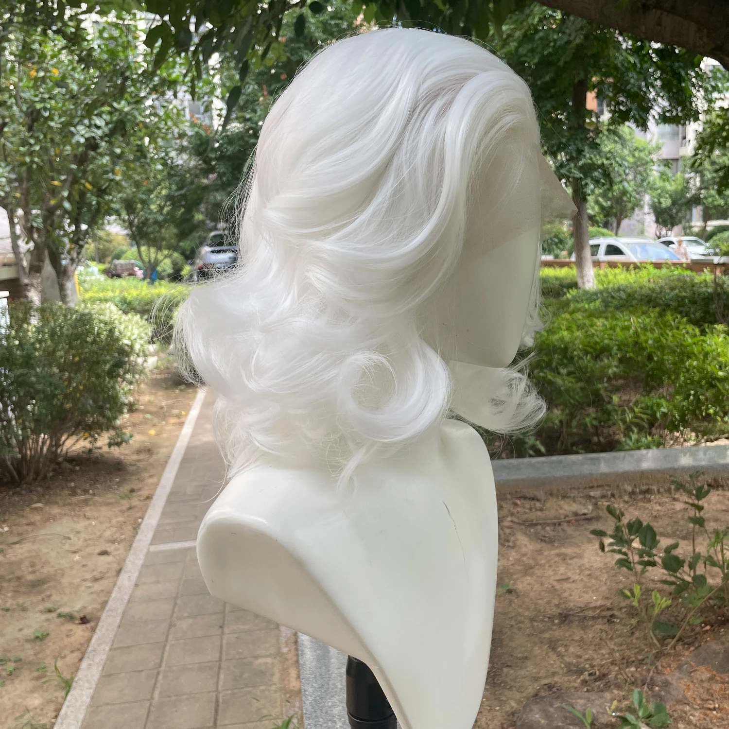 White Short Curly 13X4 Synthetic Lace Front Wigs for Women Older Lady Office Glueless Synthetic Wigs Gray Free Part 150% Density