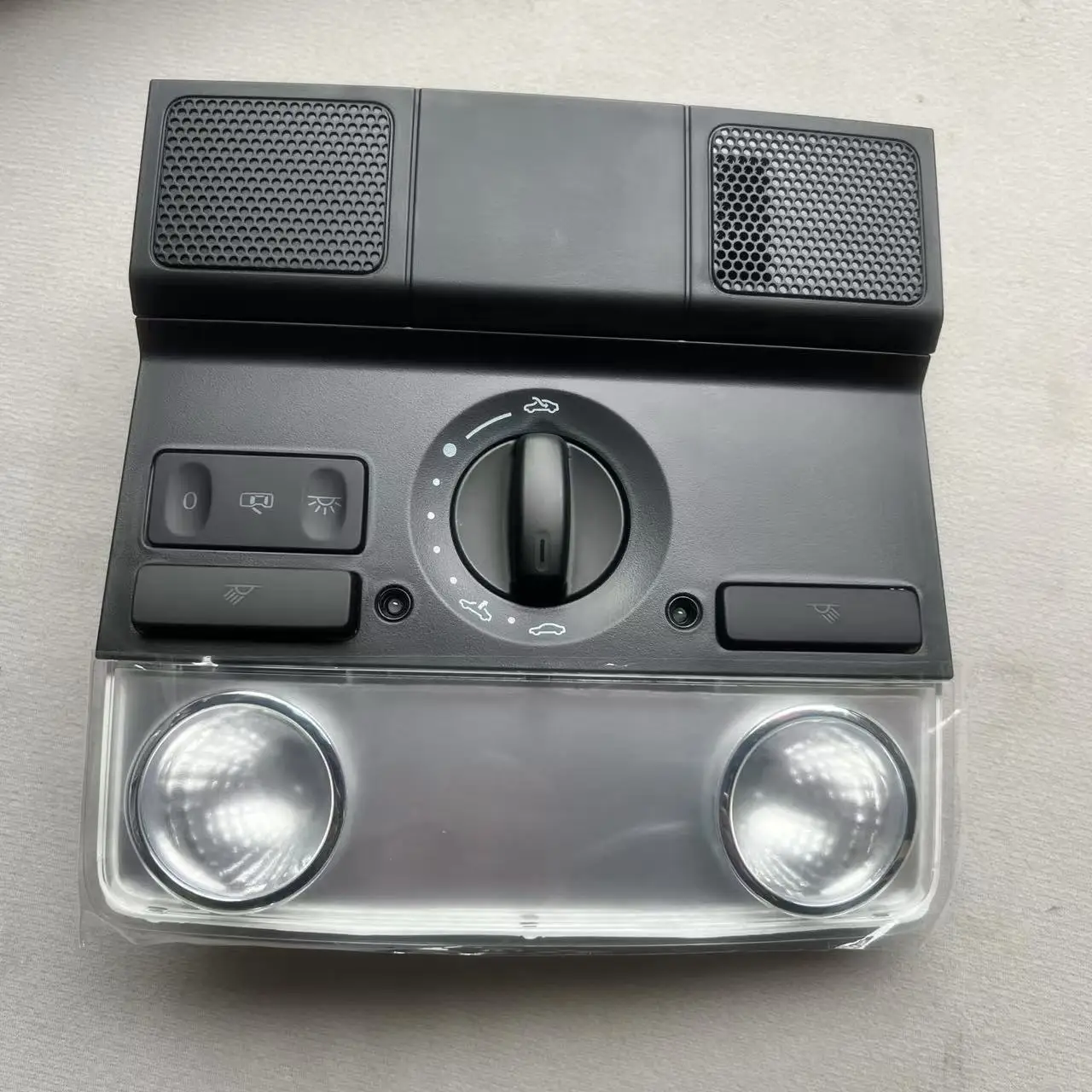 Światło kopułowe przednie lampy sufitowe Lampki do czytania Lampy wewnętrzne do Volkswagen Sagitar Golf6 MK6 Jetta MK5 Passat B6 1KD 947 105 A