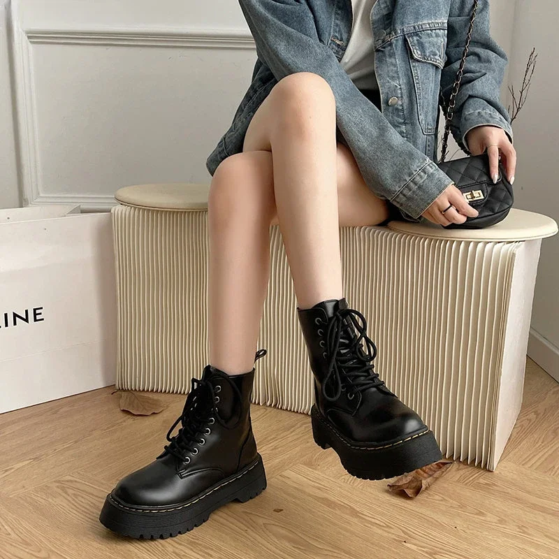 Minimalist Lace-up Combat Women Boots 5Cm Chunky Heel Platform Women Boots British Style Thick Sole Increase Height Casual Boots