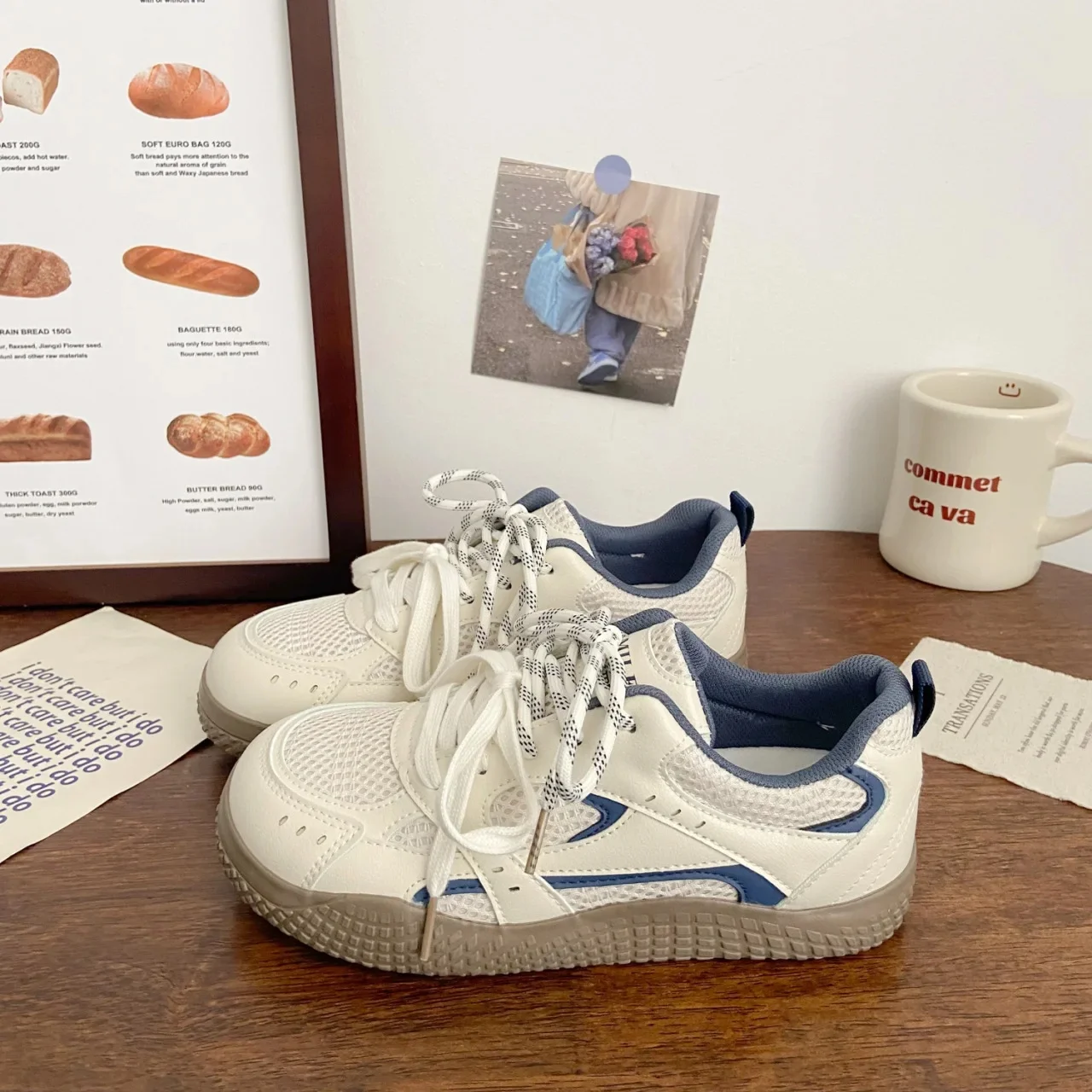 ربيع 2025 المرأة نمط جديد رياضي عادية تنفس شبكة الانزلاق على أحذية المضادة للانزلاق مريحة كعب منخفض المطاط وحيد أحذية رياضية