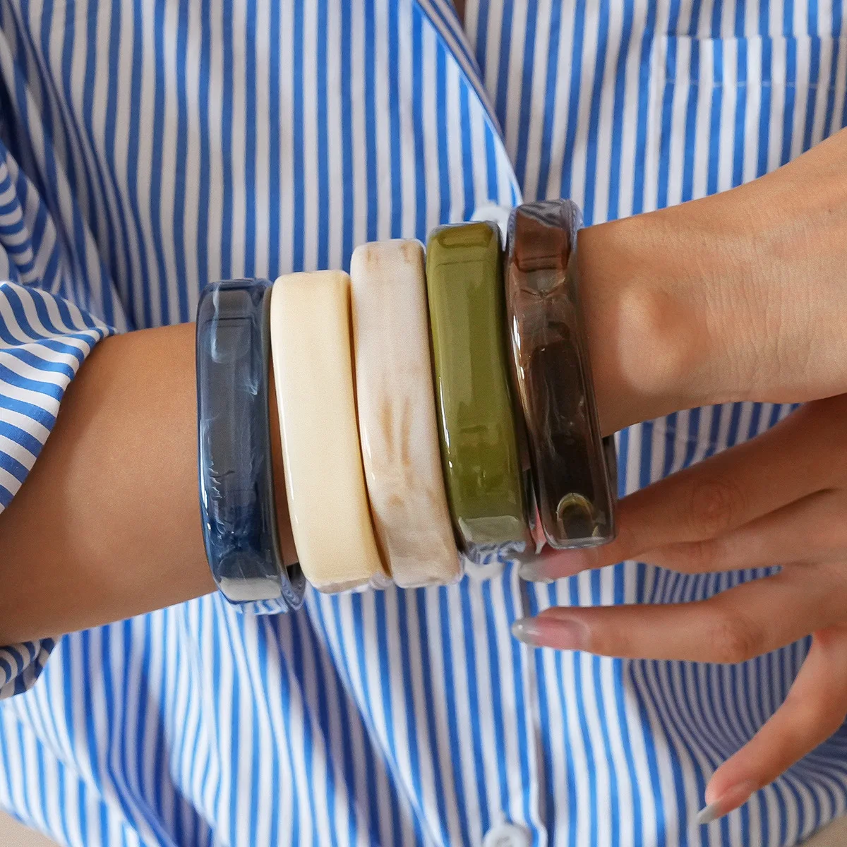 

6.5cm Inner Diameter Square Acrylic Resin Bangles for Women Men Large Thick Retro Smuding Bracelets Trendy Party Travel Jewelry