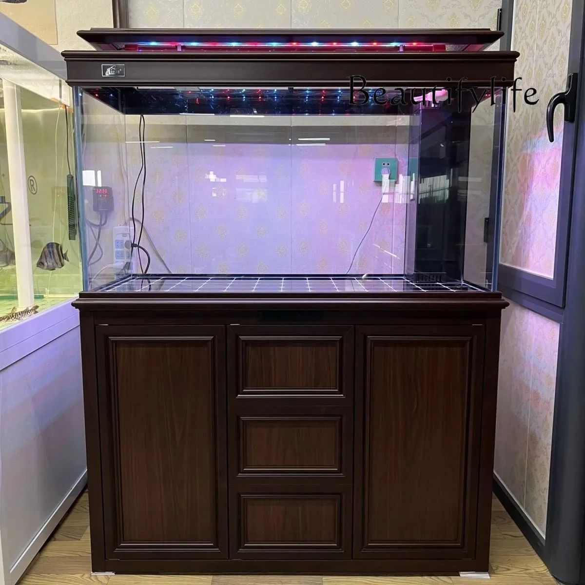 مرشح سفلي كبير باللون الأبيض للغاية، خزان أرضي منزلي، شاشة تقسيم مدخل غرفة المعيشة، خزان الأسماك