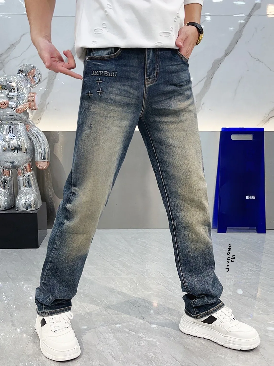 

Trendy Men's Straight Leg Jeans Distressed Floral Pressing High End Handsome Long Pants Autumn New Arrival Comfortable Fit