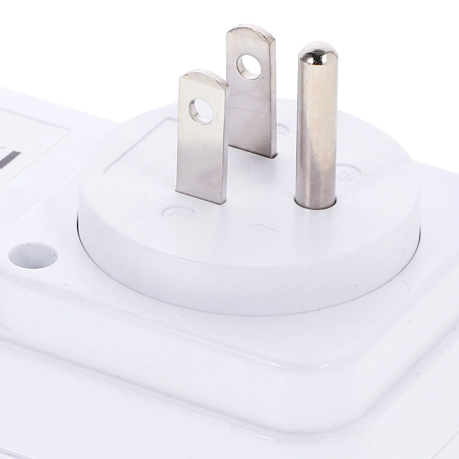 Refrigerator Protection Socket Voltage Protector for American Style Fridges Kitchen Use Plastic Housing Circuit Protection
