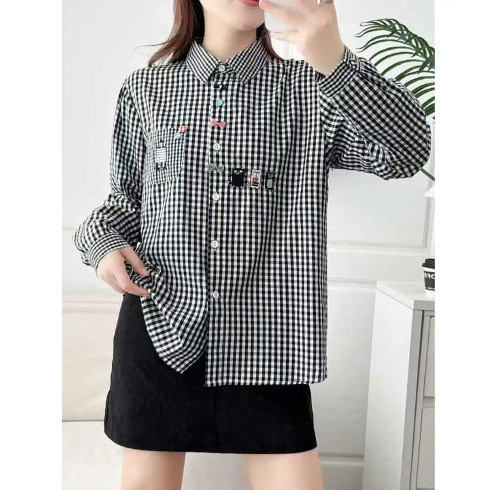 Japanische Mori Mädchen Vintage Plaid Cartoon Katze Stickerei Baumwolle Shirts Frauen Herbst Drehen Unten Kragen Langarm Casual Bluse
