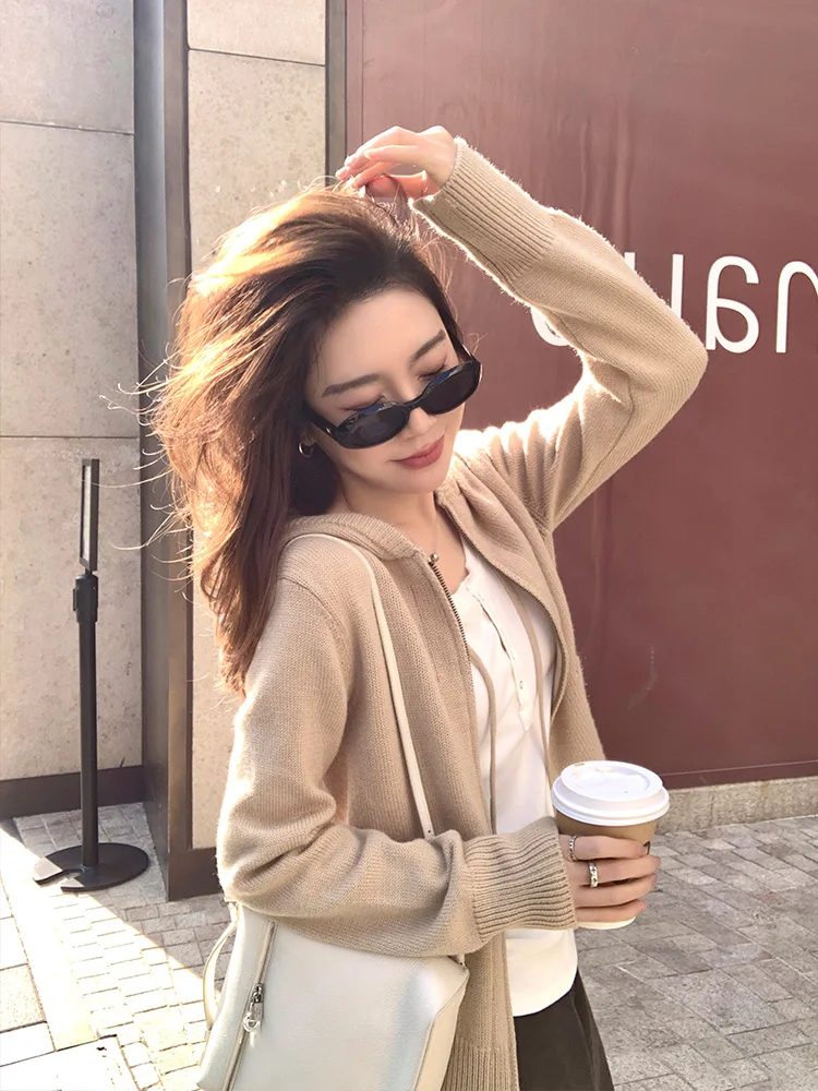 

Уютный кардиган-худи на молнии из шерстяной смеси от Cheeseandkisses: комфортный трикотаж средней плотности для женщин, для повседневной носки