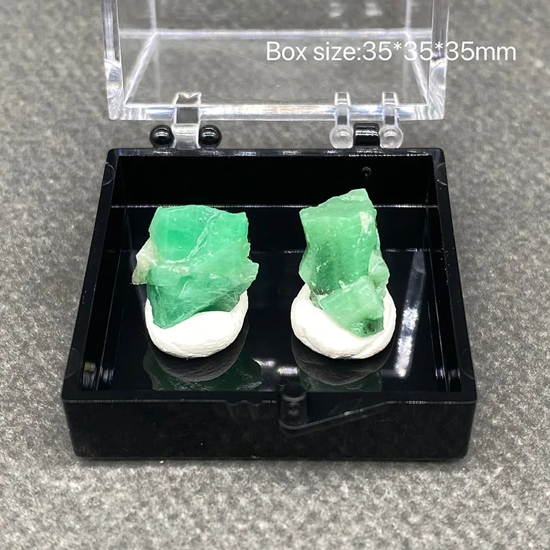 

100% natural Emerald stone mineral specimen healing crystal gemstone collection+Box size:35*35*35mm