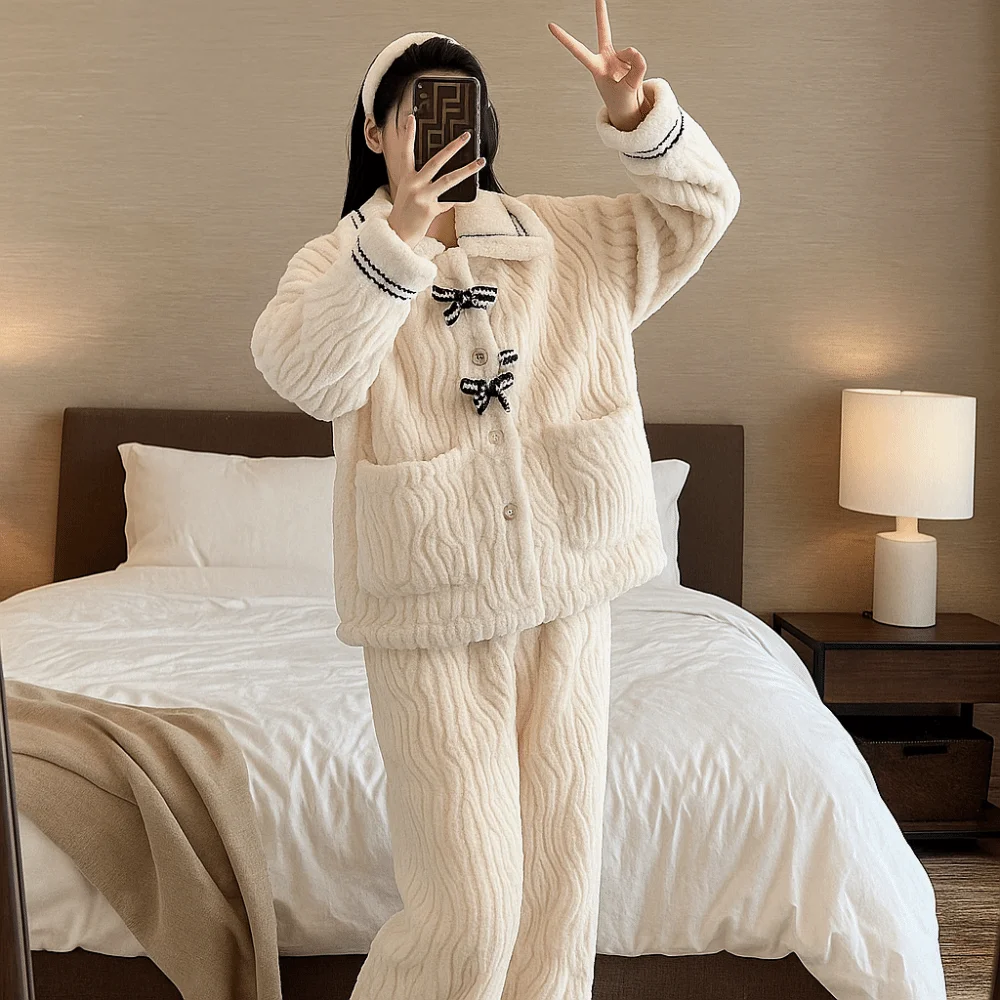 A Set Thickened Fleece Women Pajamas Bow Design Small Fragrance Style Winter Sleepwear Set Coral Velvet Home Clothes