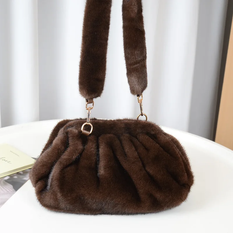 Trendy Womens Faux Fur Top Clutch Bag Vintage Fluffy Shoulder Bag for Autumn Winter Casual Simple Design Bags for Travel