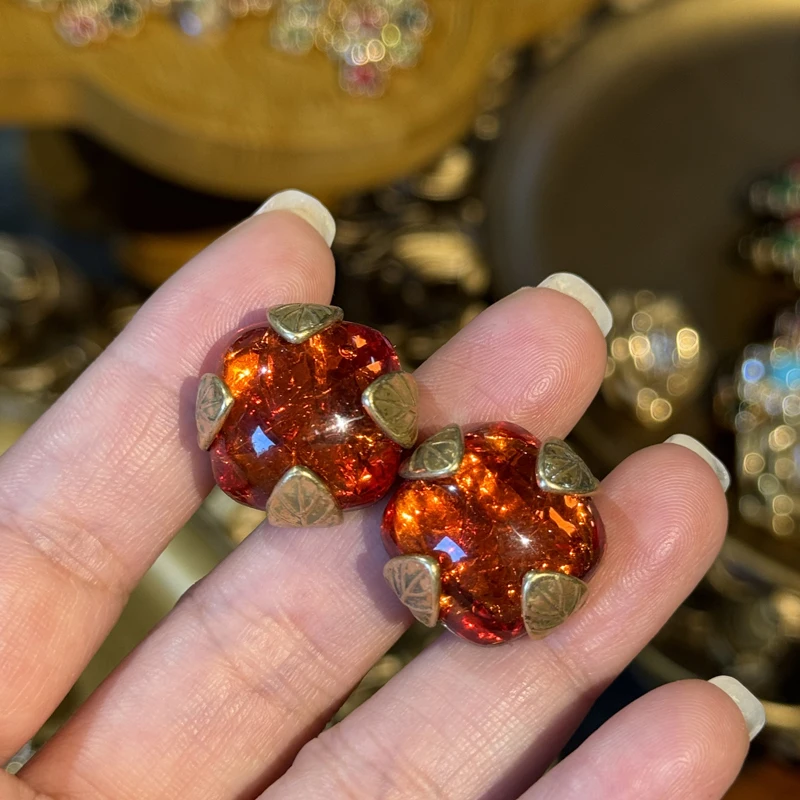 Vintage Opal Red Cat Eye Studs Earrings For Woman Antique Gold Color Leaf Natural Glass Jewelry Accessories Christmas New 2025