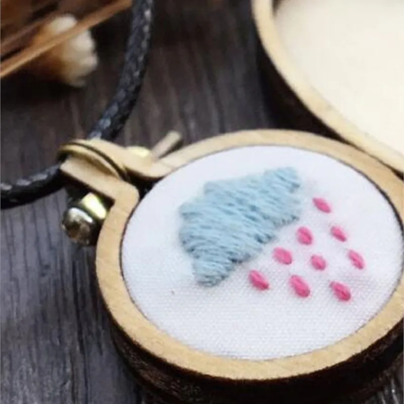 Fashion Mini Embroidery Hoop Wooden Embroidery Frame Small Hand Stitching Hoop Cross Framing Hoop Wood Earring DIY Gift