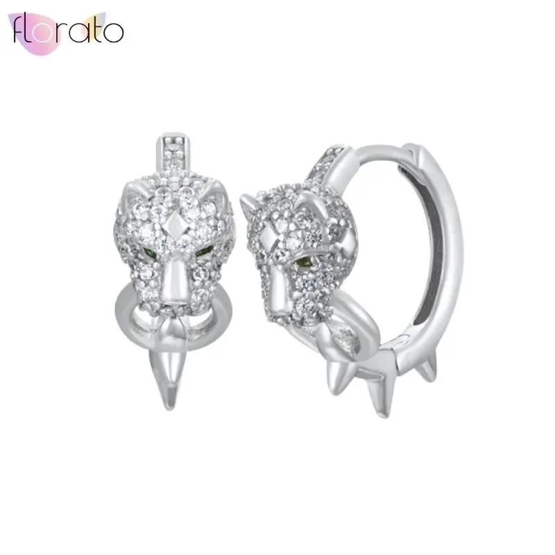 

Серьги-кольца женские из серебра 925 пробы с фианитами и заклепками