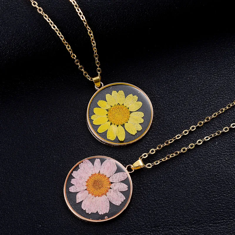 Transparent Colored sunflower Pendant Charm Round Dried Flower Glass Golden Chain Pendant Necklace For Women Party Gift Jewelry