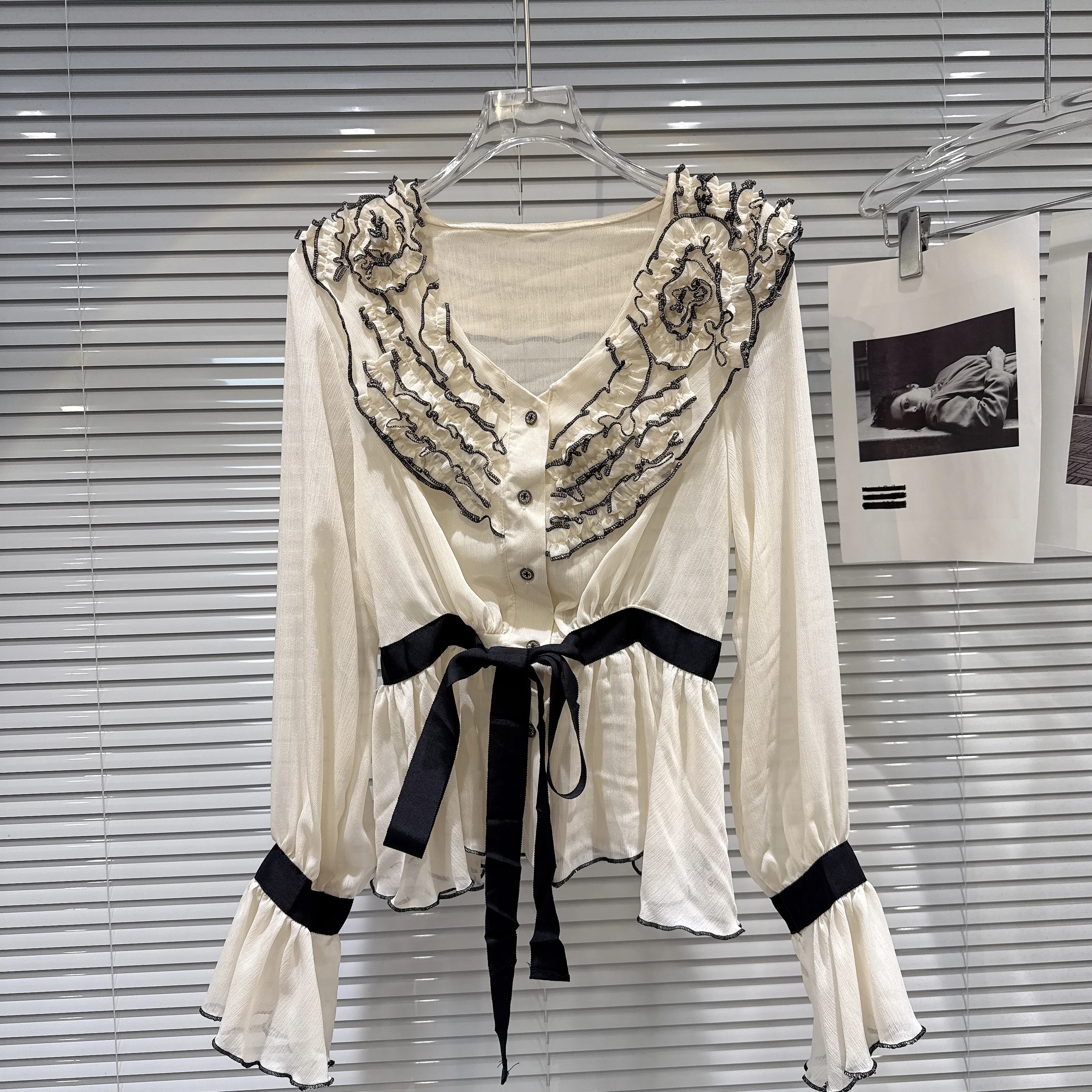 

Gagarich 2025women Blouse Autumn New Style French Elegant Wrinkle Lace Collar Lace Splicing Waist Up Chiffon Small Shirt Top