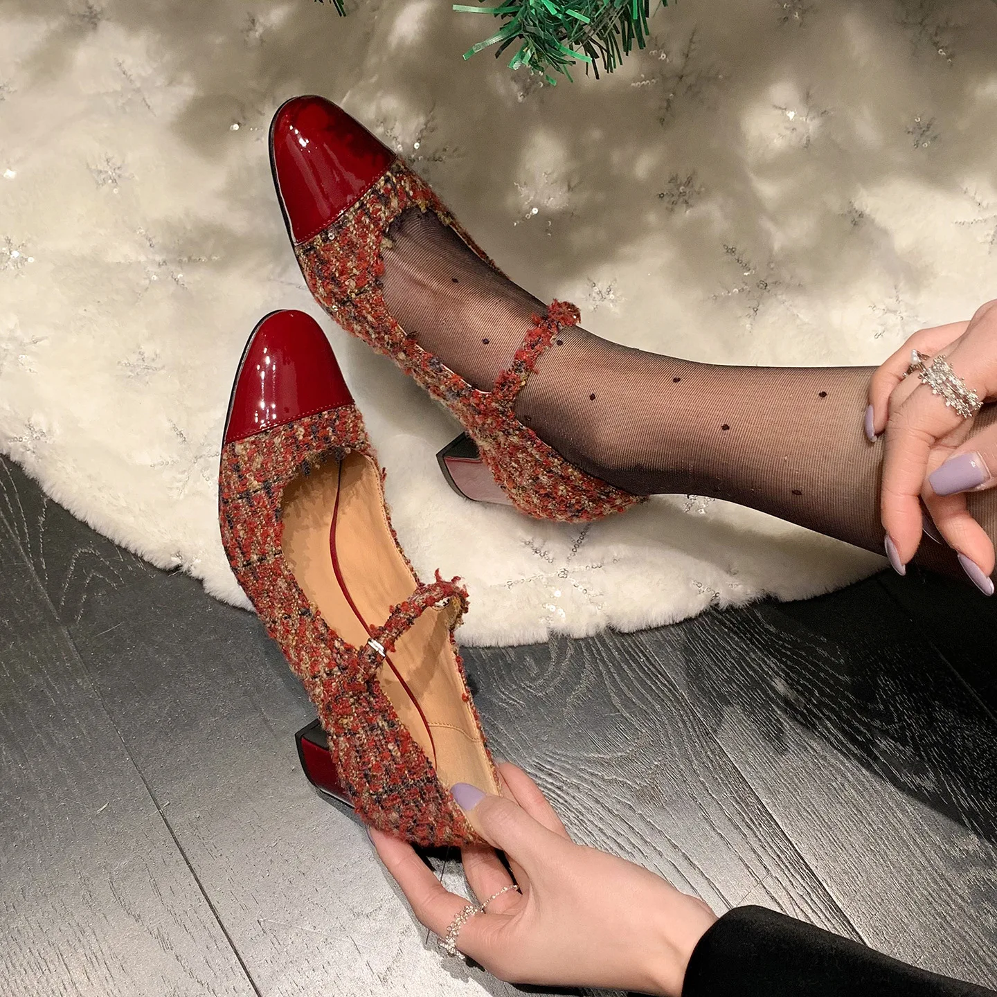 Xiaoxiangfeng lamb patent leather color matching Mary Jane shoes~ round head light mouth one word with middle heel single shoes