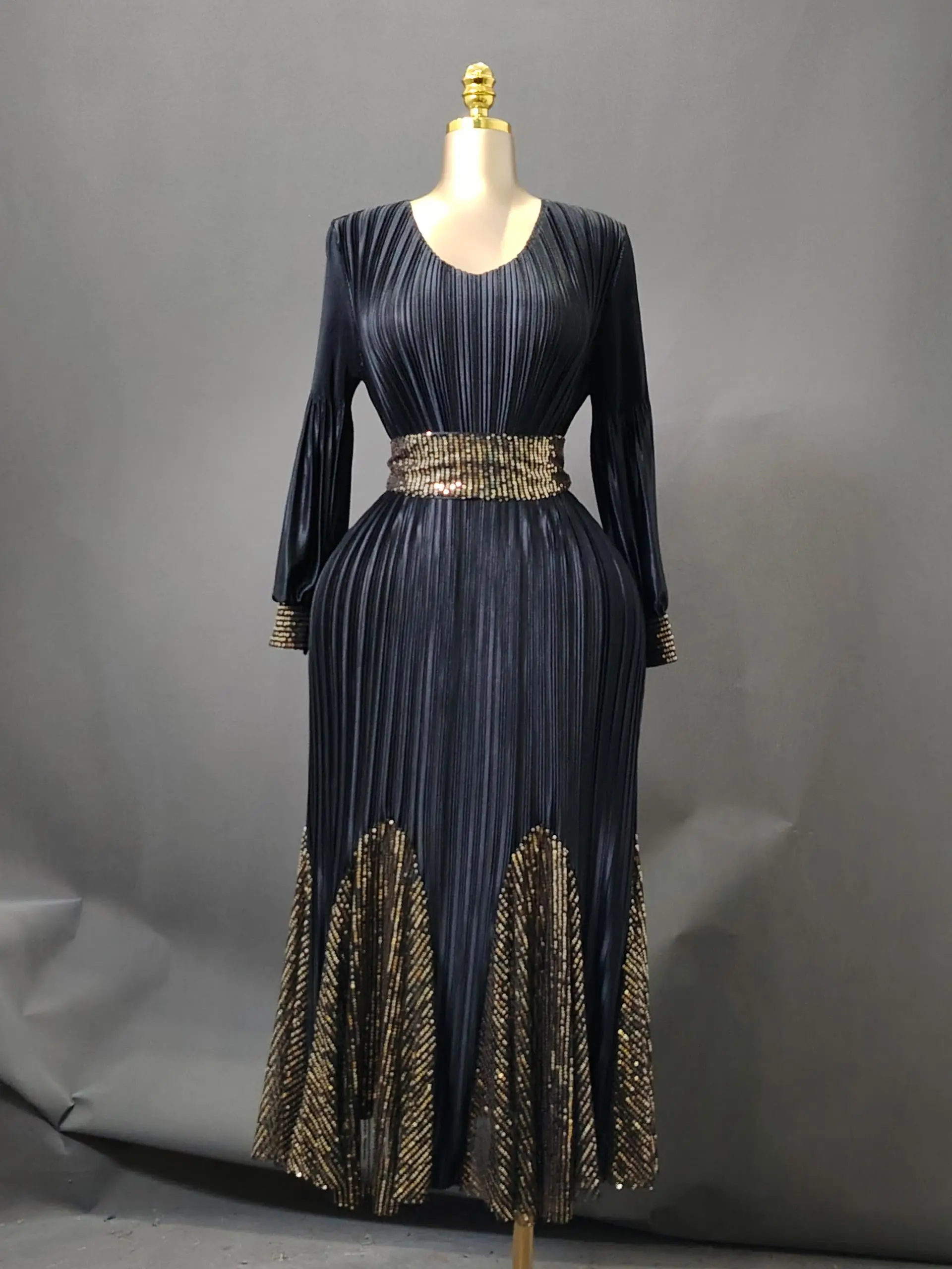 Elegantes Maxikleid mit langen Ärmeln, Plissee, Pailletten-Gürtel und Patchwork-Saum für Hochzeitsgäste, Damen, Übergröße – Detail 6