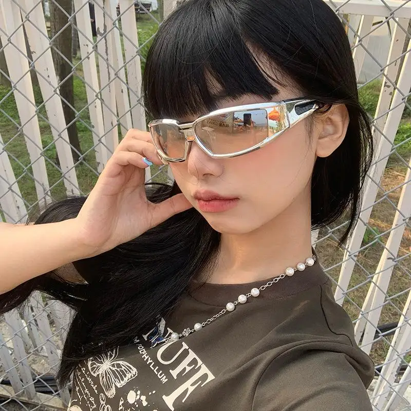 Punk Y2K Sunglasses Women Statement Goggle Frame Luxury Eyewear for Travel and Fashion Outfits
