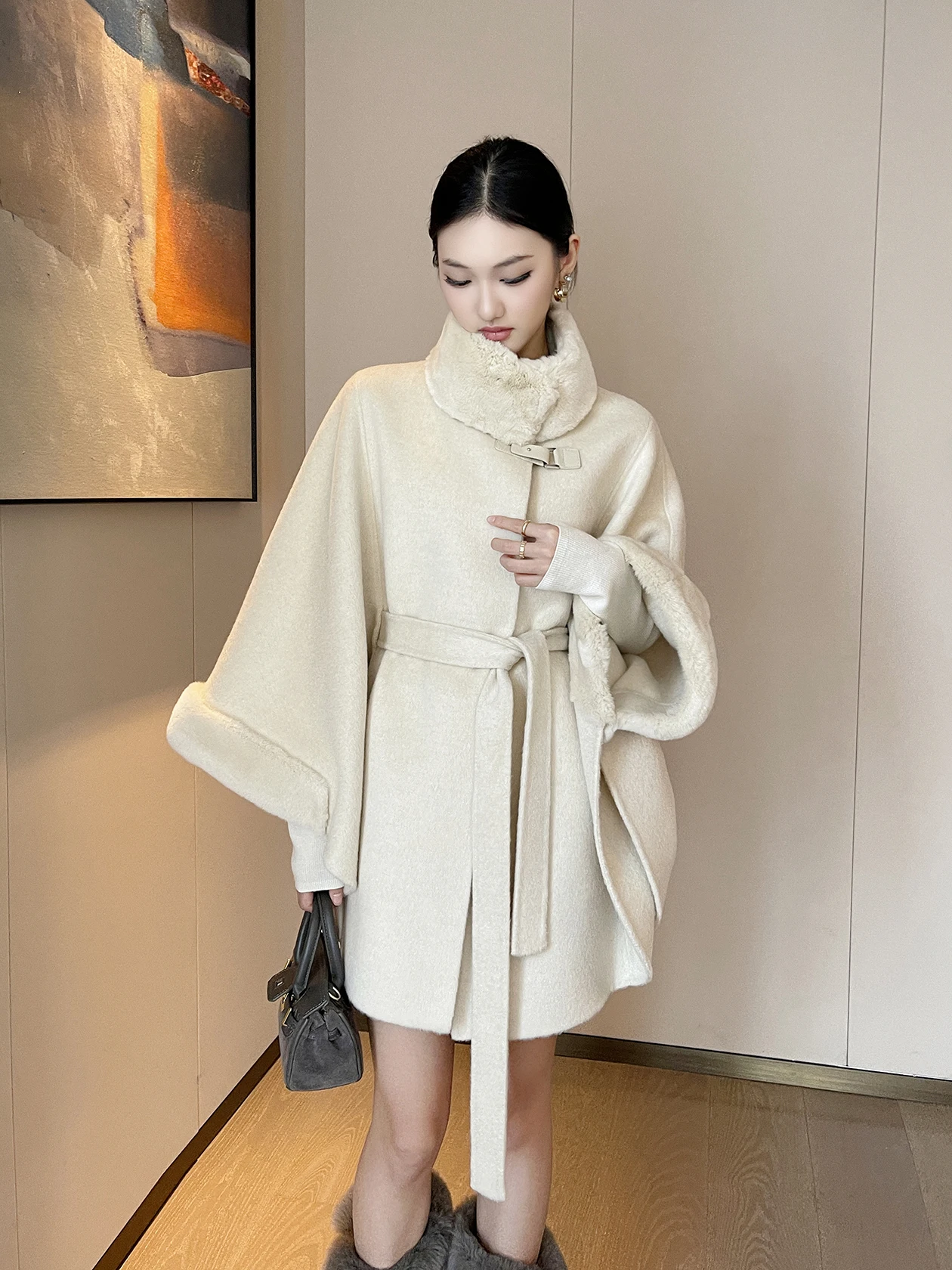 

Двустороннее шерстяное пальто женское зимнее модное с воротником-хомутом из кроличьего меха, средней длины