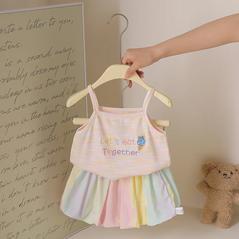 

2025 Girls' Summer New Rainbow Color Letter Printed Tank Top and Elastic Waist Flower Bud Shorts Two Piece Set