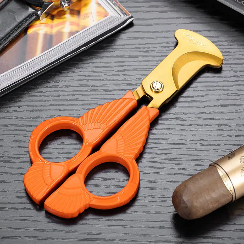 

Элегантный набор ножниц для сигар — конструкция с широким захватом, гладкой резки и упаковка с кожаными рукавами