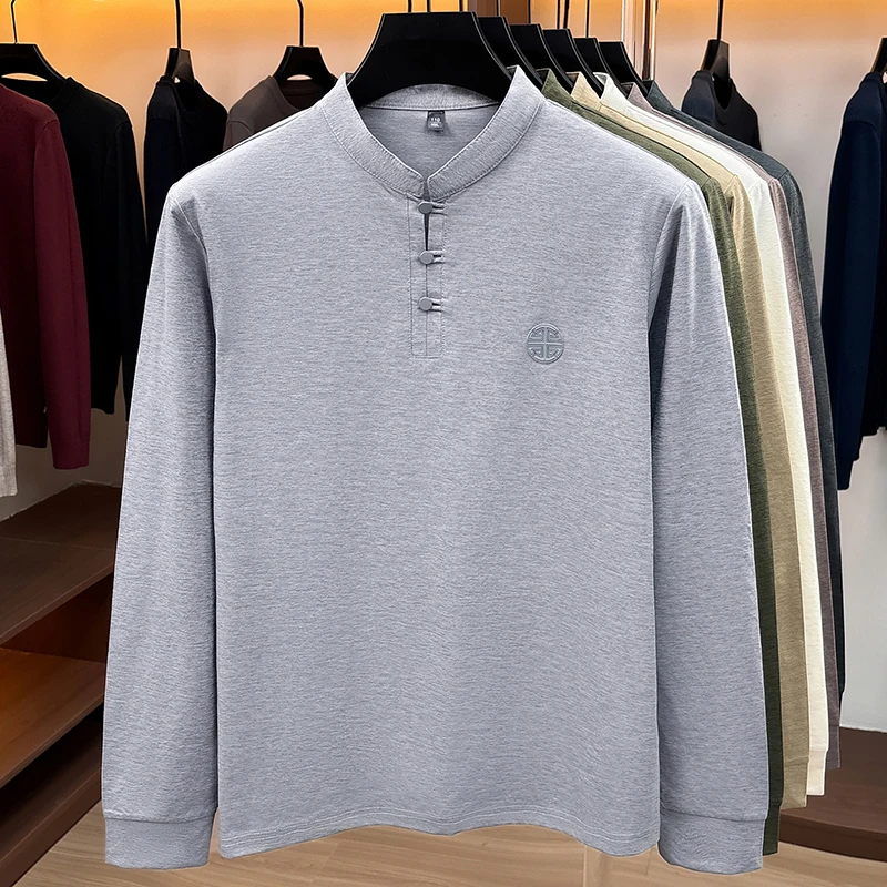 Herren-T-Shirt mit Mandarin-Kragen und langen Ärmeln, traditionelles Knopfdesign, Brustemblem, glatter, dehnbarer Stoff, modische Freizeit-Oberteile für Herren. – Detail 19
