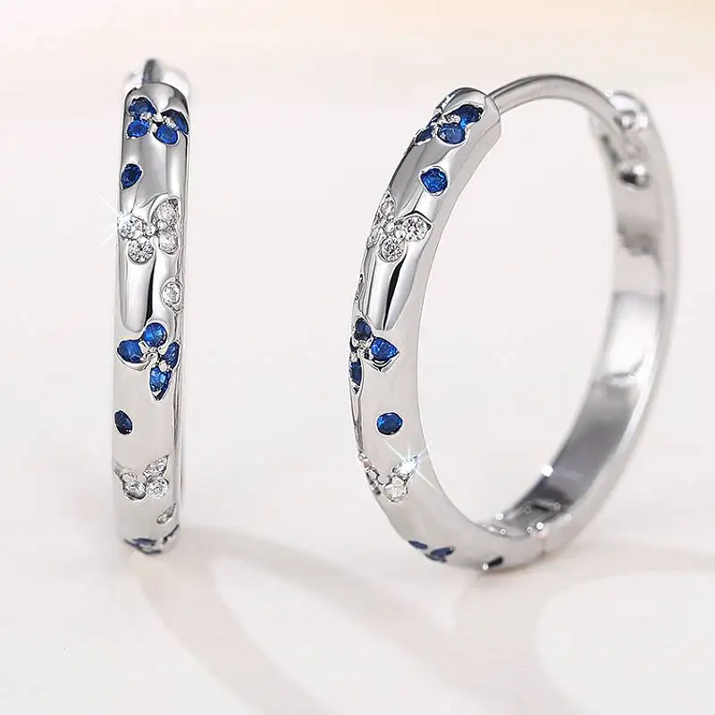 Huitan Elegante blaue Schmetterlings-Design-Creolen für Damen mit glänzenden CZ-Accessoires für Party, Alltag, Hochzeit, modischer, schicker Schmuck