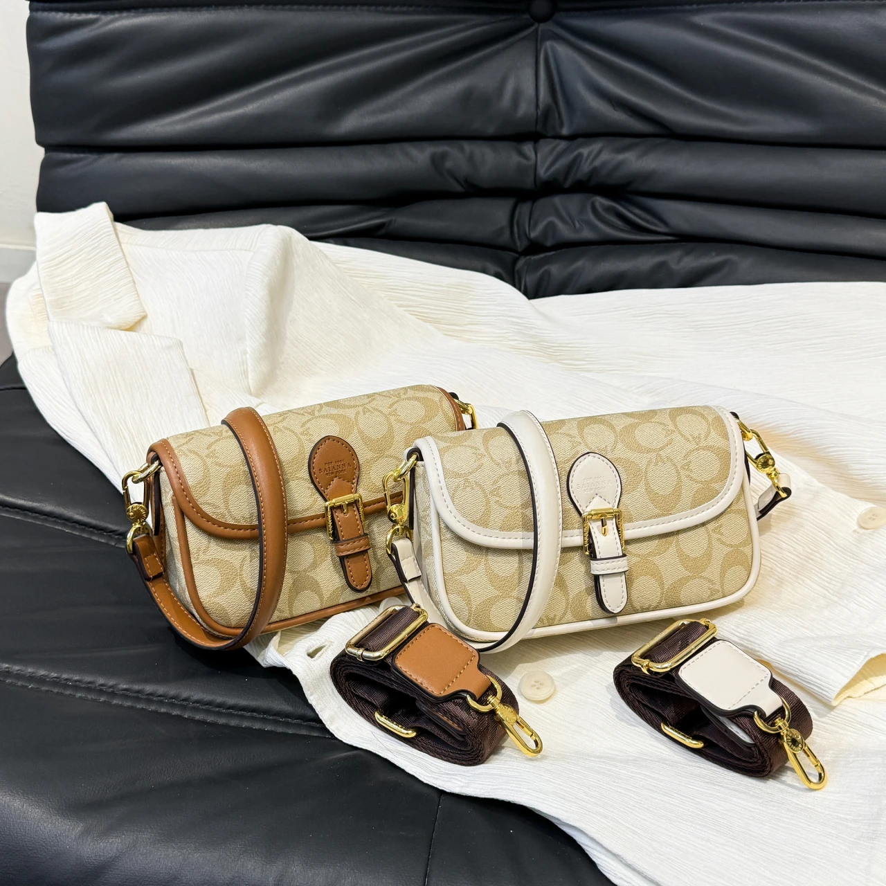 

Classic Vintage Crossbody Purse - Luxury Tote Bag For Women With Elegant Shopper Design & Letter Logo