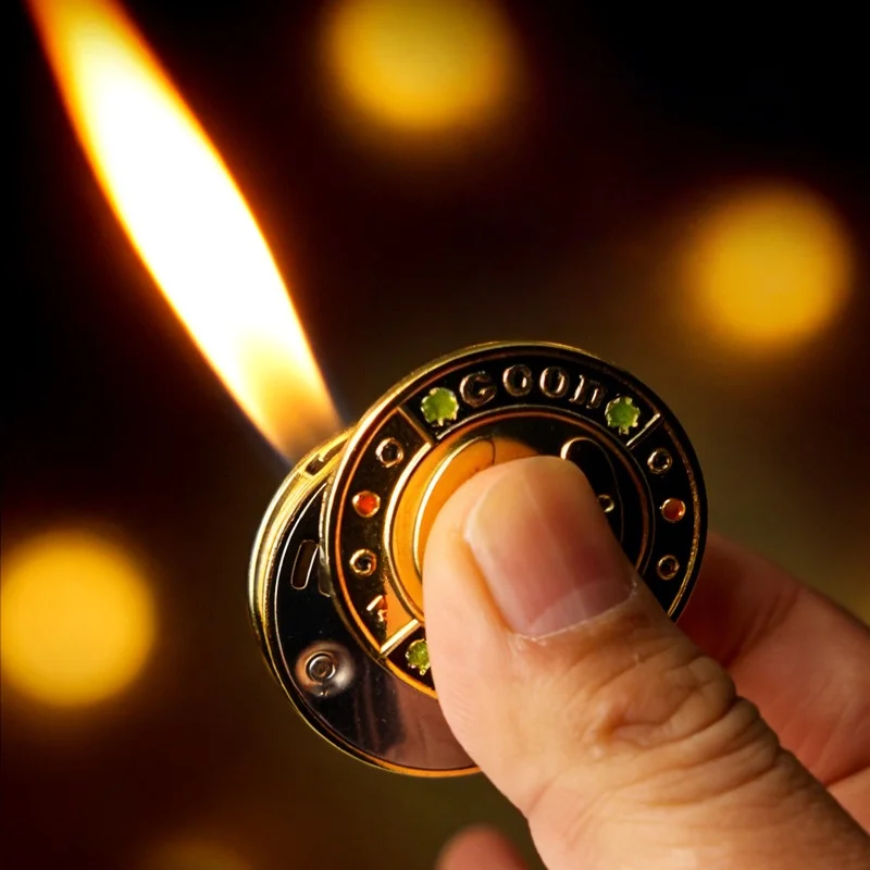 Four-leaf Clover Metal Lighter, Poker Chips, Lucky Card Embossed Creative Lighter, New Model Men's Gift  Torch