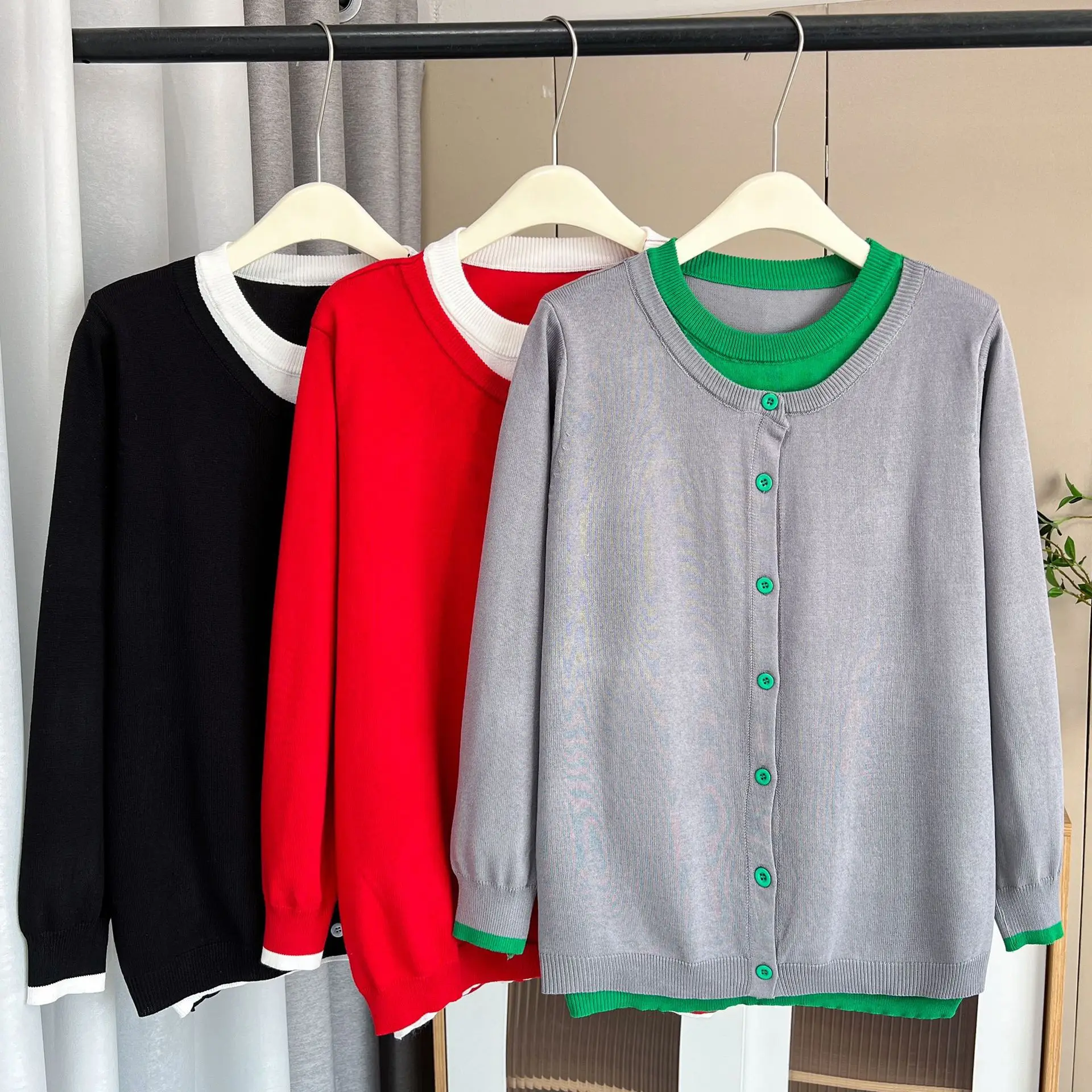 2024 Spring New Plus Size Women\'s Sweater Color Contrast Fake Two Pieces Pullover Knitwear Female 2354