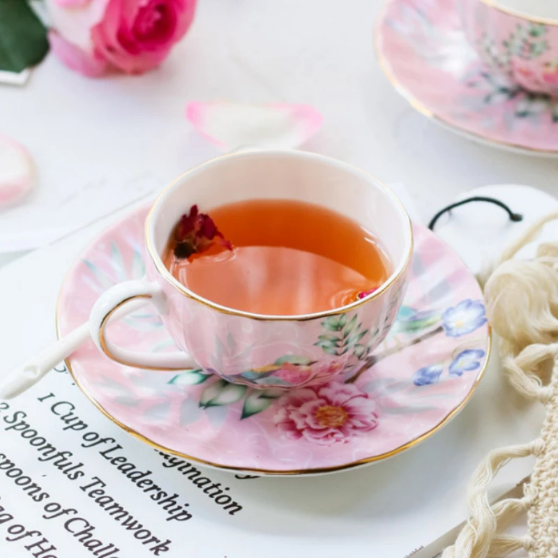 British Porcelain Coffee Cup and Dish Set High end Ceramic Afternoon Tea Mug European Retro Painted Flowers and Birds Cafe Cup