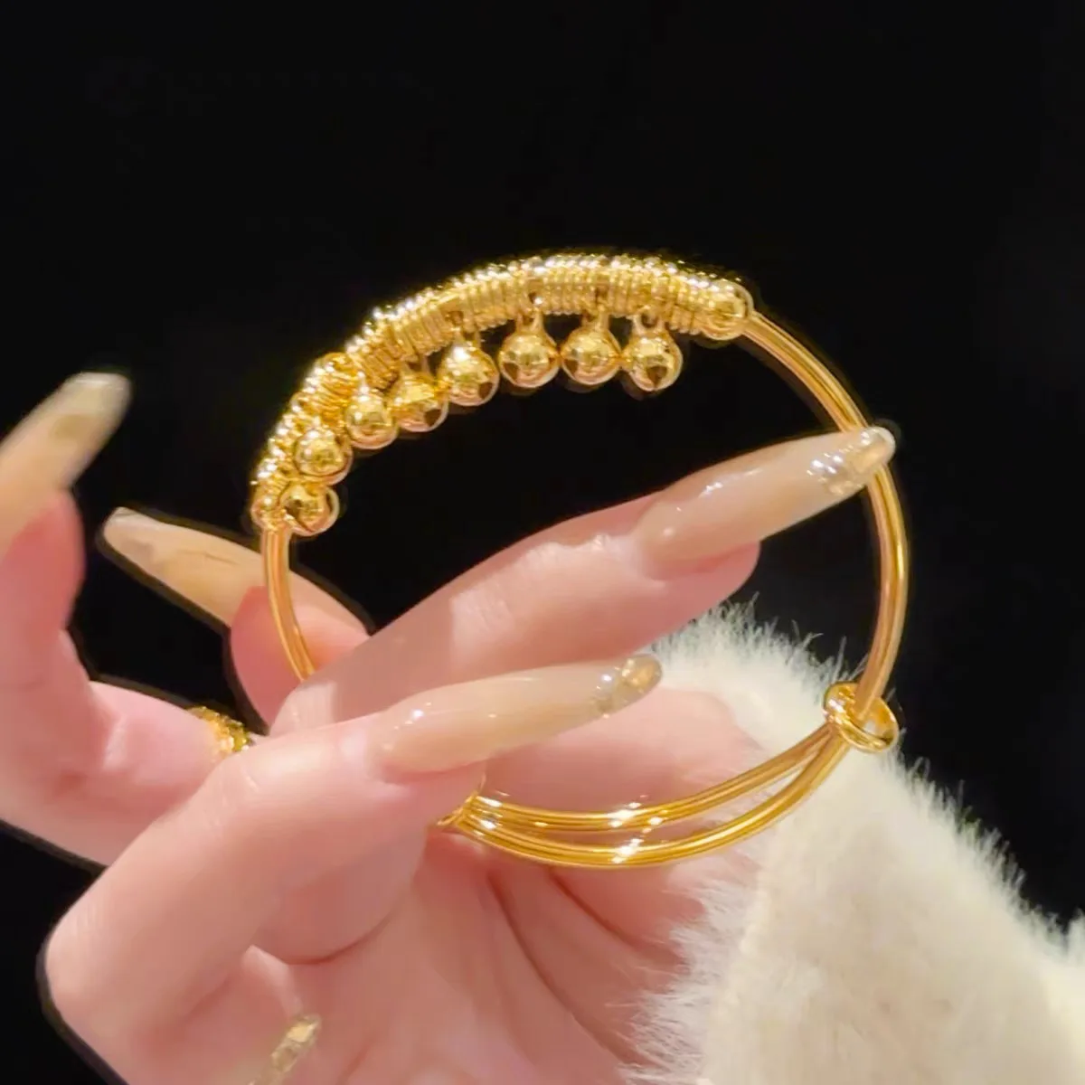 

Women's 24K Gold AU999 Eight-Treasure Bell Push-Pull Bracelet | Ancient-chiseled with floral patterns, elegant for cheongsam