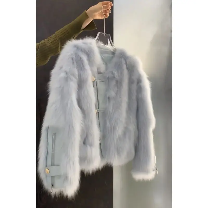 سترة جديدة على الموضة لعام 2025 من الفرو الصناعي اللطيف والدافئ للنساء معطف بأكمام طويلة معطف أمامي ملابس خارجية نسائية أنيقة Wh123