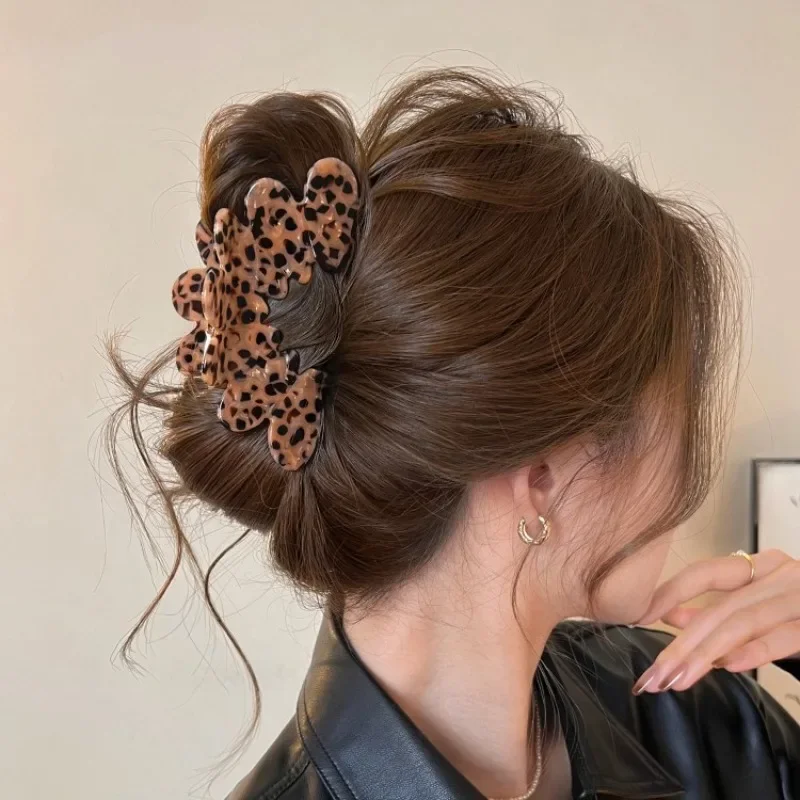 Trendy New Acidic Leopard Print Petal Claw Clip for Women Elegant Temperament Large Shark Hairclip Headwear Hair Accessories