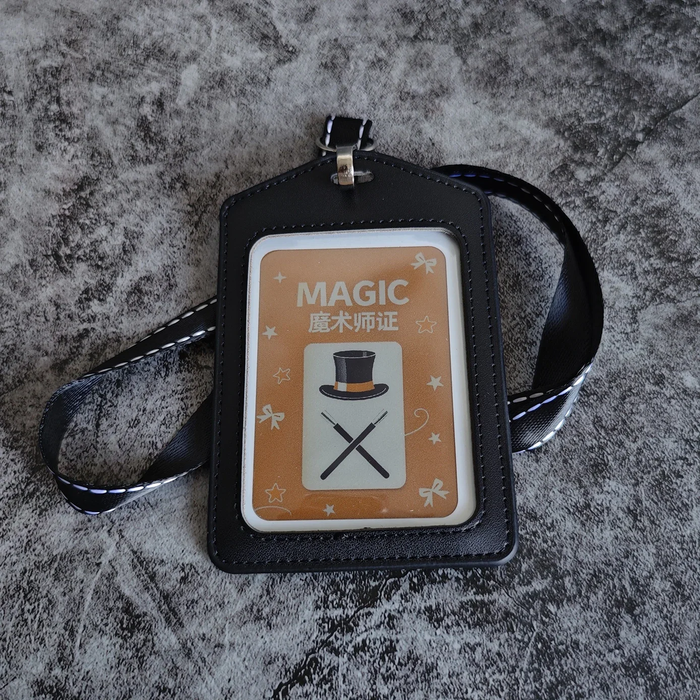 

Высокотехнологичный ментализм: фокусы с картами, иллюзии для выступлений, приём с появляющейся картой в значке, предсказание карт, магия