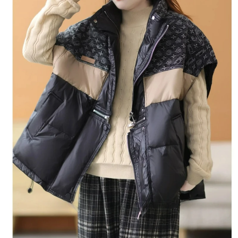 الوقوف طوق المتناقضة أسفل سترة المرأة قصيرة فضفاضة وعصرية الأبيض بطة أسفل بروتيل معاطف السترة سترة