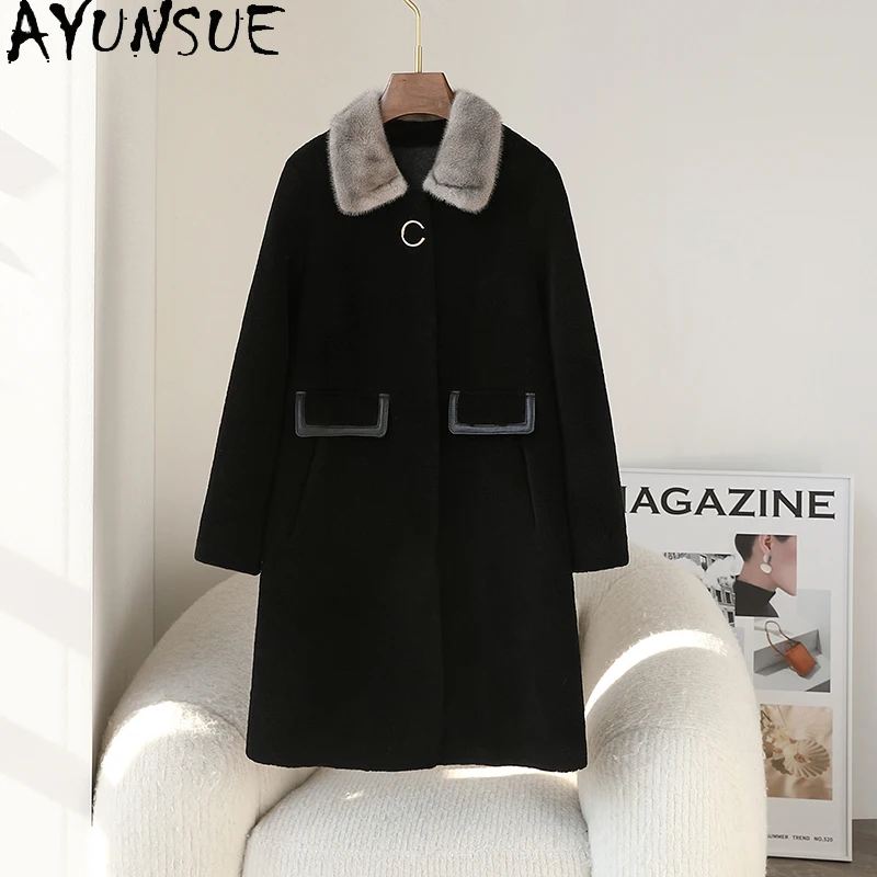 سترة قص الأغنام الحقيقية من AYUNSUE معطف صوف 100% للنساء 2025 ملابس شتوية للسيدات بياقة من فرو المنك مركب من الفرو