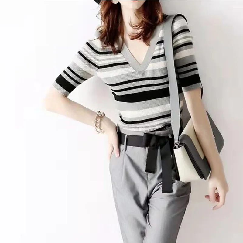 2024 neue Sommer lose lässige Retro Büro Dame Damen hemd Einfachheit gestreifte Strick V-Ausschnitt Kurzarm Baumwolle y2k Tops