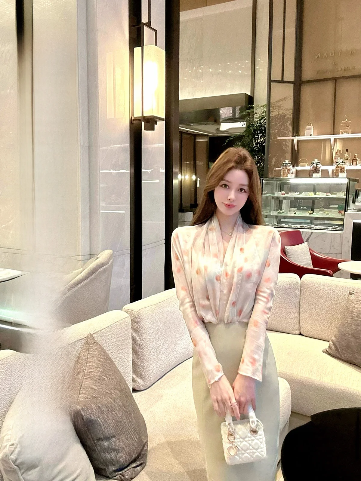 

Комплект CCZEE: романтический топ с V-образным вырезом и цветочным принтом, универсальная весенняя юбка-миди с завышенной талией, облегающая, с разрезом, для стройного силуэта