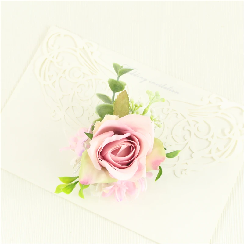 YO CHO Hochzeits-Corsagen, Blumen-Boutonniere für den Bräutigam, lila Seidenrosen-Broschen für Herren, Hochzeits-Brautjungfern-Armband, Handgelenk-Corsage-Blume – Detail 19