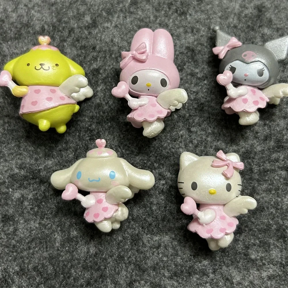 Śliczne Sanrio Hello Kitty breloczek Anime rysunek Kuromi Cinnamoroll akcesoria do dekoracji ciast ozdoby na biurko zabawki dla dzieci 5 sztuk