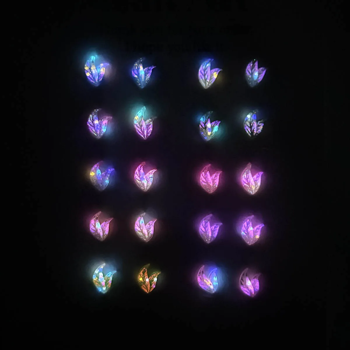 100 Stuks Gradiënt Kleurrijke Lichtgevende Dubbele Blad Nagel Charmes 3D Hars Blad Nail Art Decoratie Accessoires Benodigdheden Voor DIY Ambachten